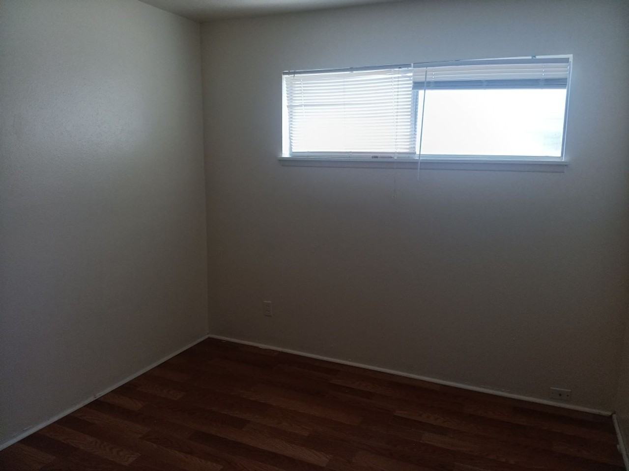 4601 Douglas Macarthur Rd Ne - Photo 4 of 5