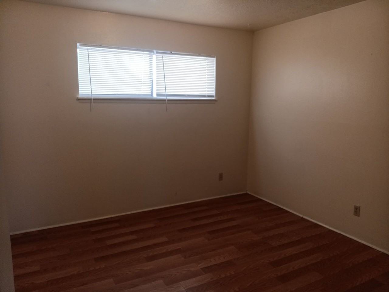 4601 Douglas Macarthur Rd Ne - Photo 5 of 5