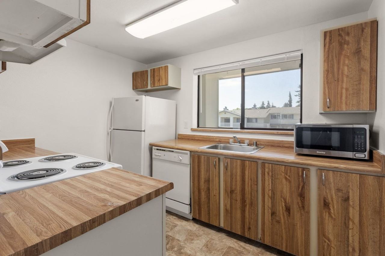 12906 8th Ave W - Photo 5 of 15