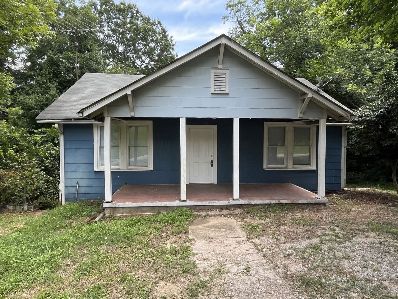 975 Old Charlotte Rd - Photo 2 of 33