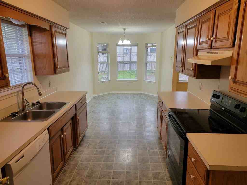 902 S Liberty Dr #NA - Photo 7 of 17