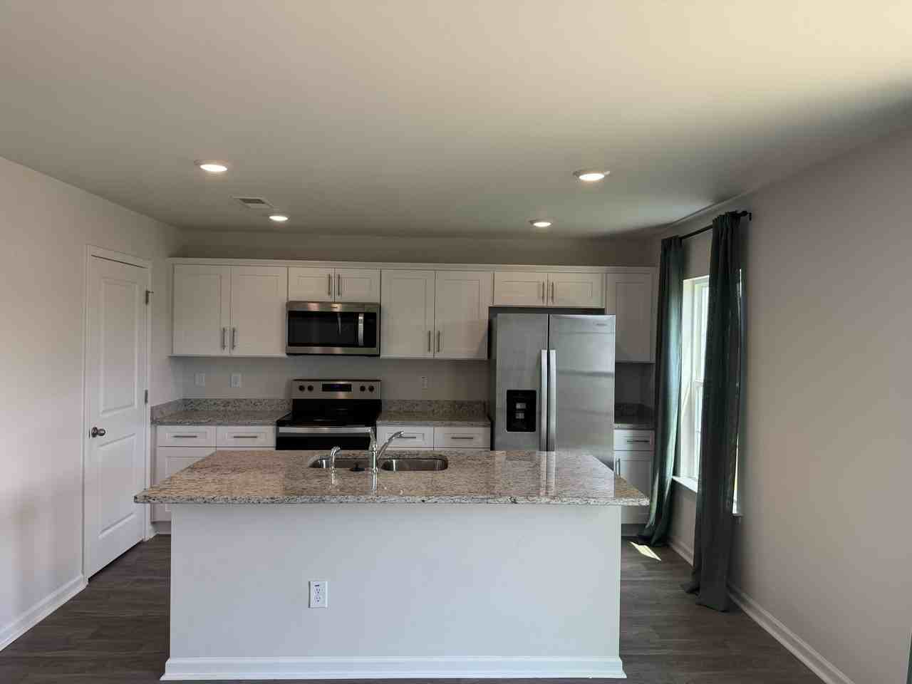 109 W Farm Loop - Photo 7 of 35