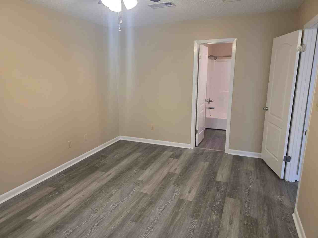 117 117 Alder Ave S.E. - 1 bedroom, 1 bath (1st floor) - Photo 5 of 10