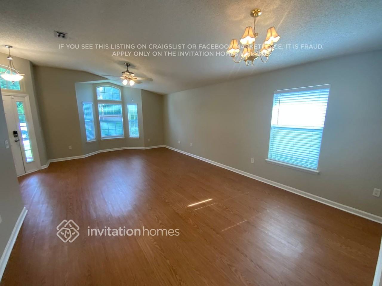 1807 Moss Creek Dr - Photo 3 of 12