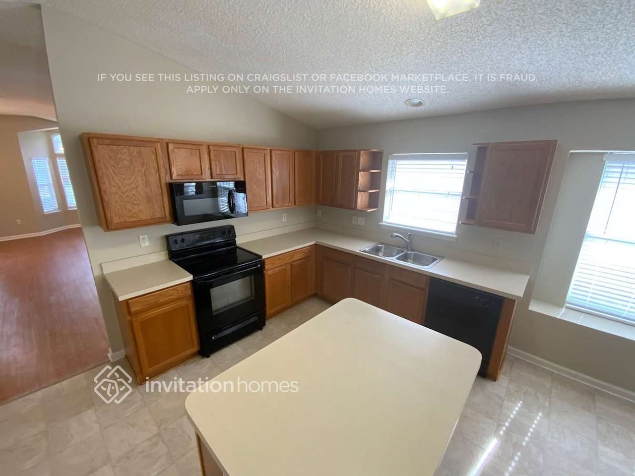 1807 Moss Creek Dr - Photo 4 of 12