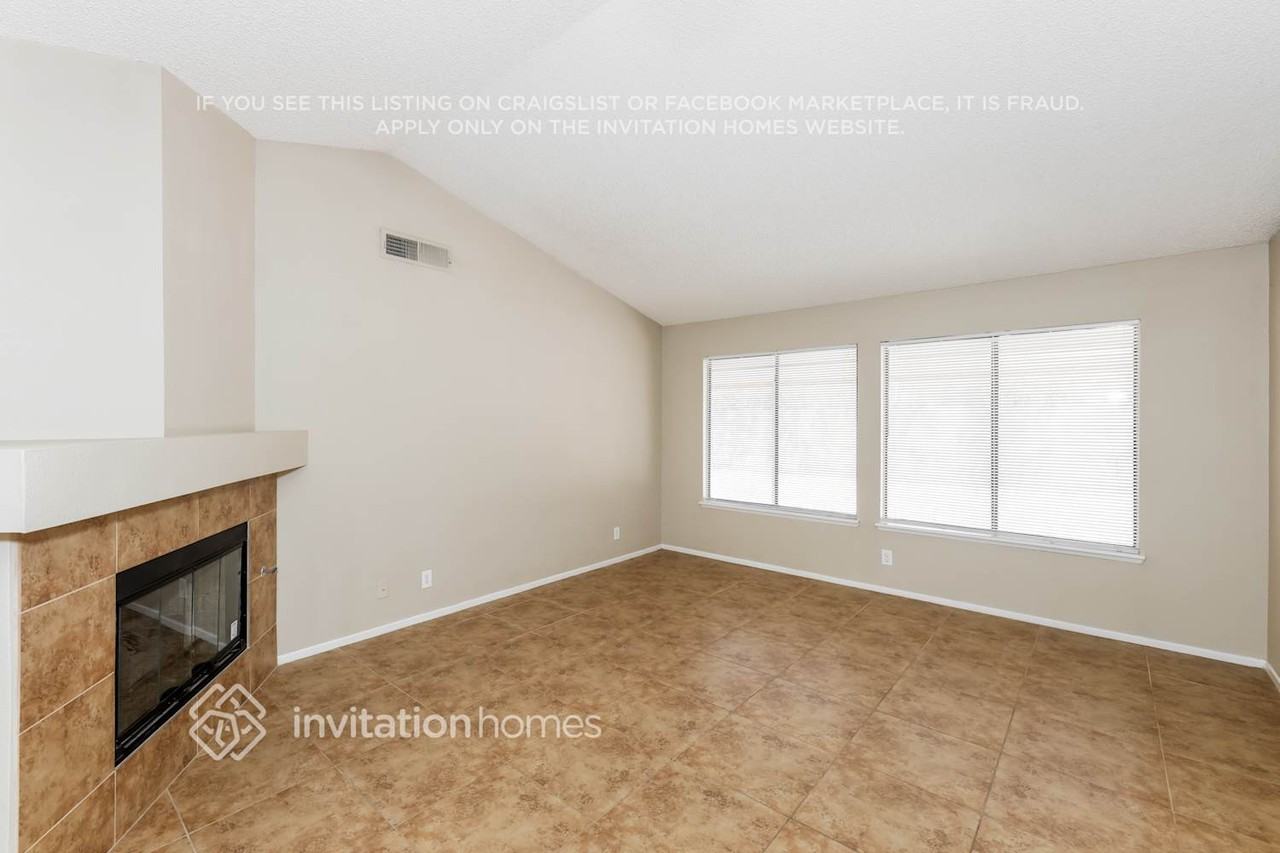 90 Megan Dr - Photo 5 of 17