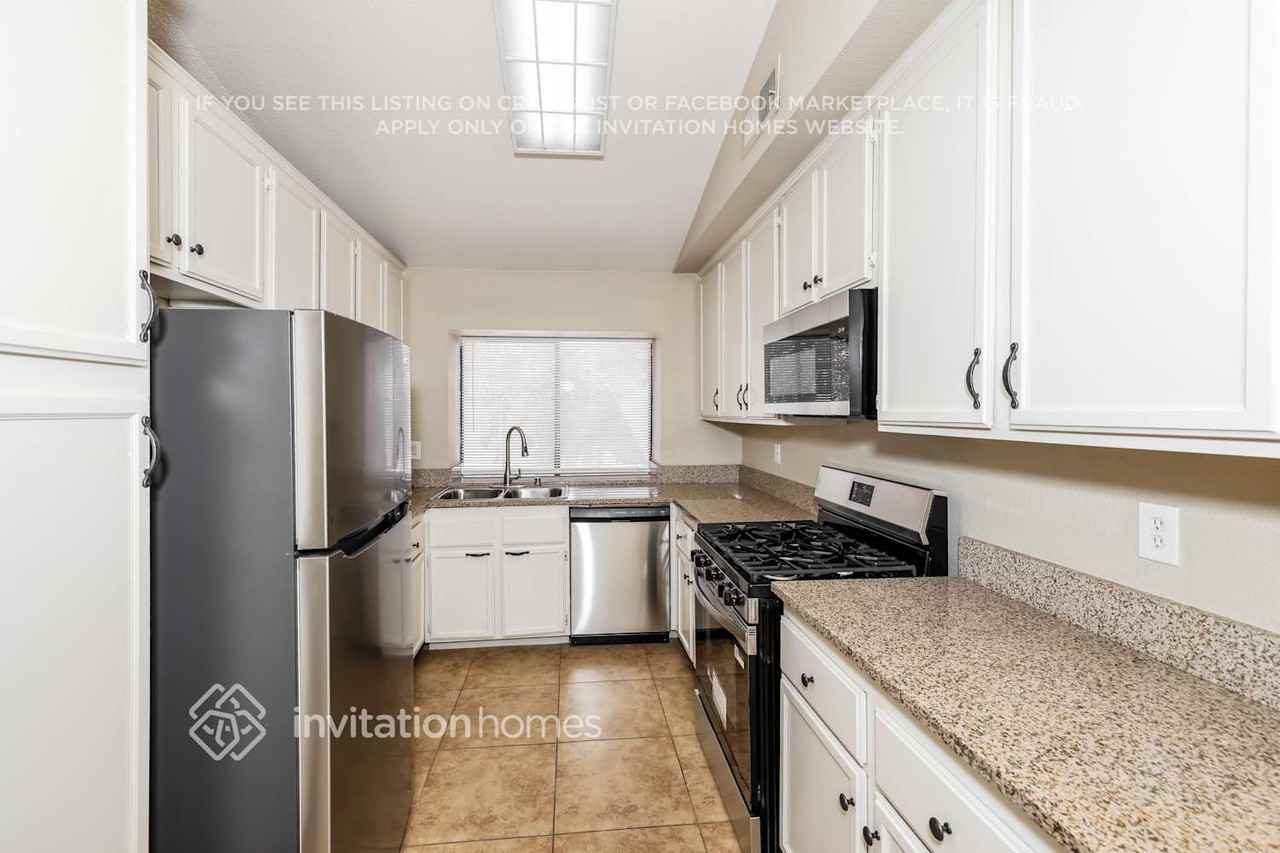 90 Megan Dr - Photo 7 of 17