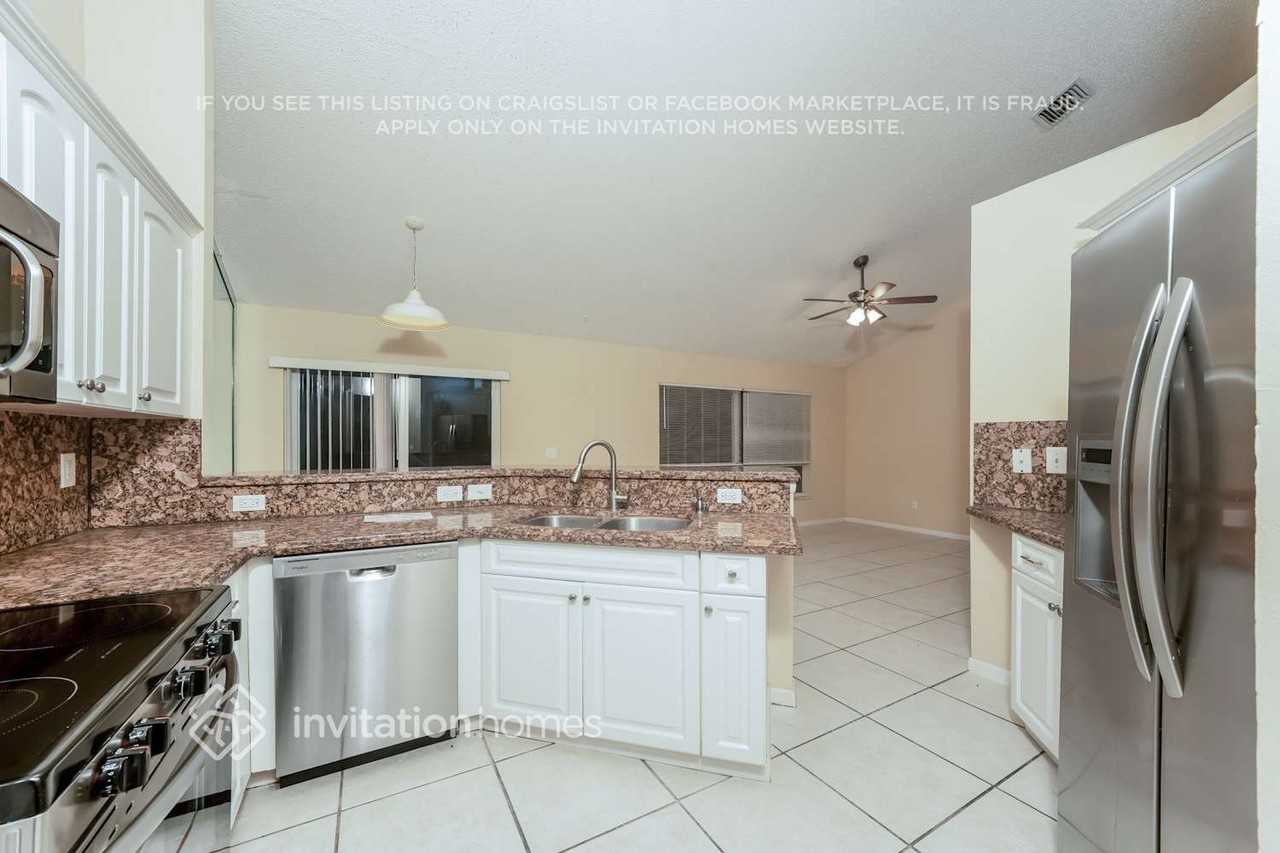 9648 Tavernier Dr - Photo 6 of 18