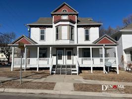 featured image of 422 W 12th St