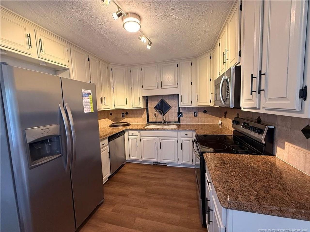 3460 Mcchoen Dr - Photo 5 of 25