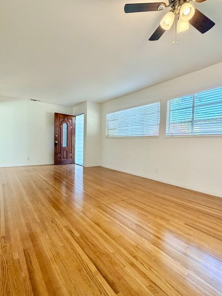 933 Laurel Rd - Photo 7 of 26