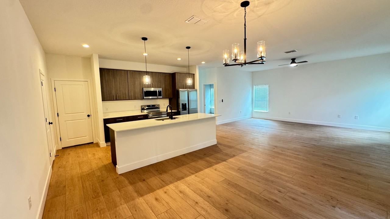 430 Wellwood St Sw - Photo 7 of 37