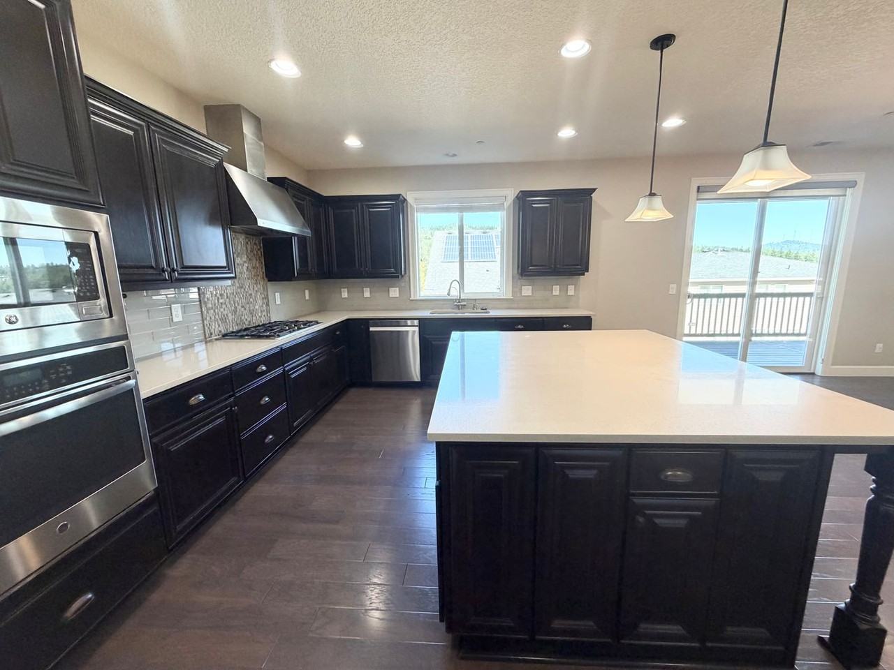 5744 Nw 131st Ave - Photo 5 of 36