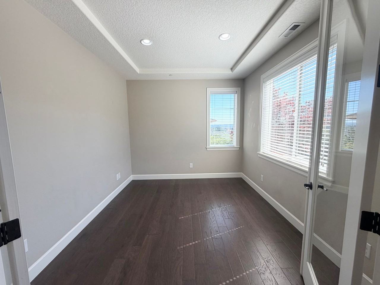 5744 Nw 131st Ave - Photo 6 of 36