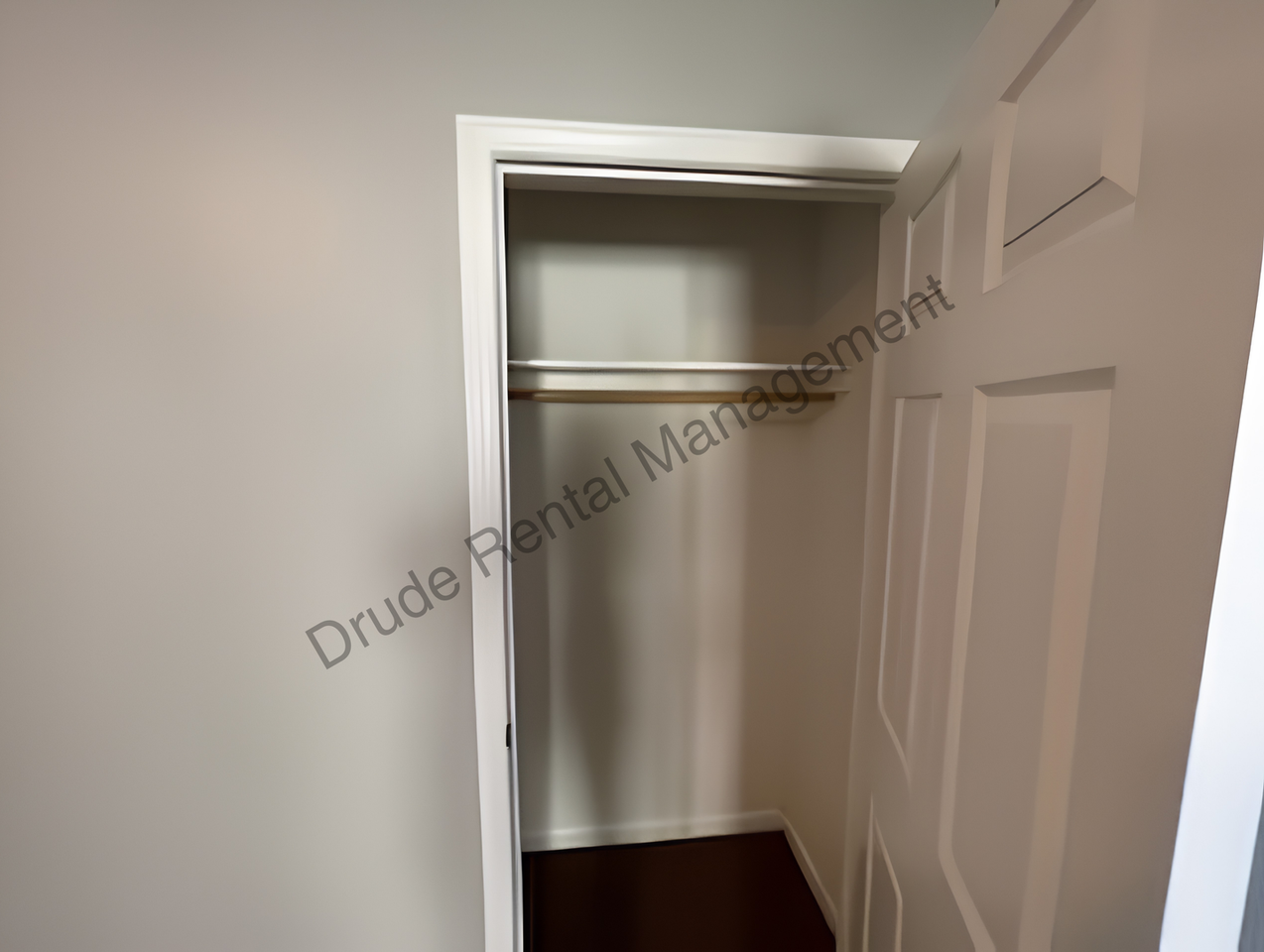 809 E Thomas St - Photo 3 of 15