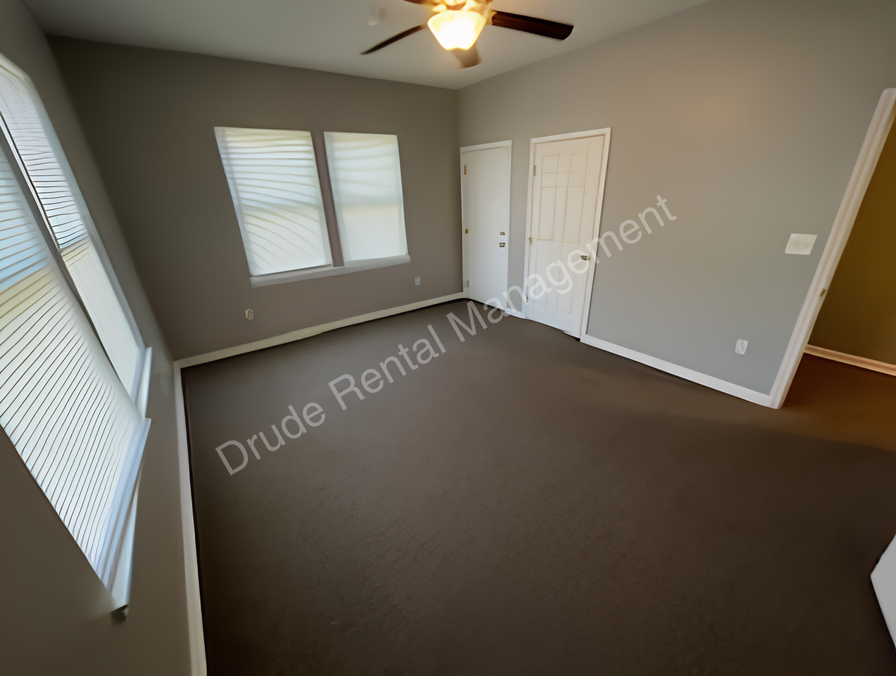 809 E Thomas St - Photo 6 of 15