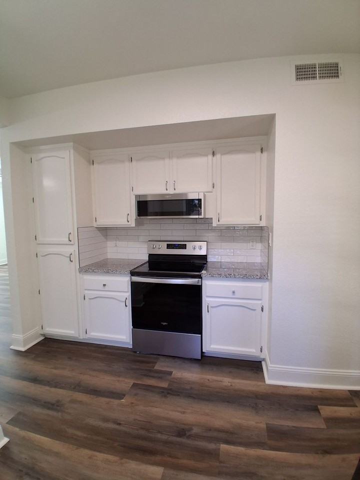 8147 N Cedar Ave #125 - Photo 3 of 24