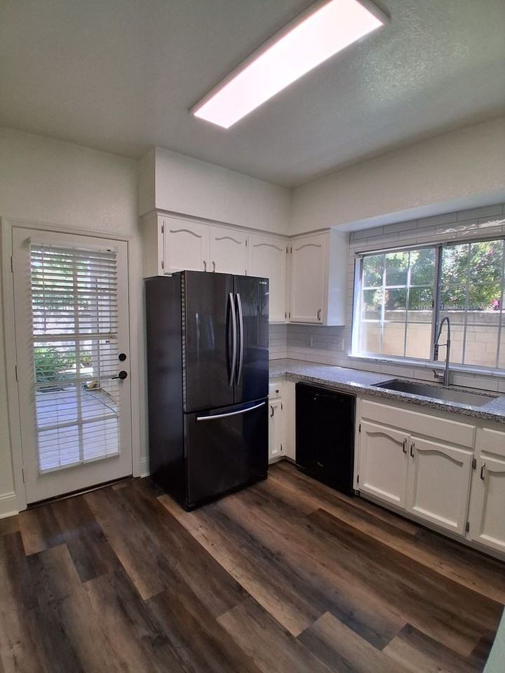 8147 N Cedar Ave #125 - Photo 4 of 24