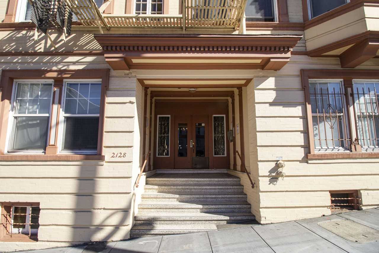 2128 Van Ness - Photo 2 of 17