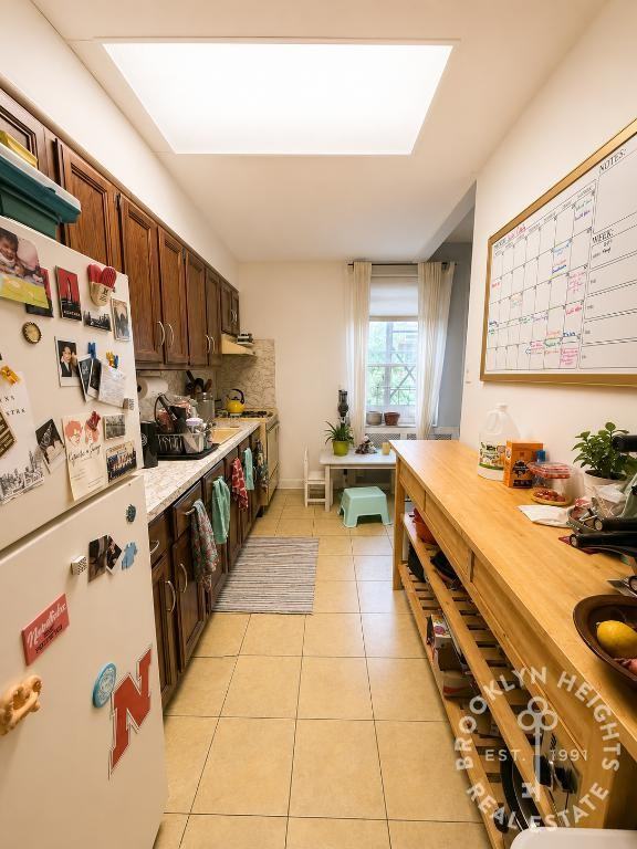 276 Degraw St #3 - Photo 4 of 8