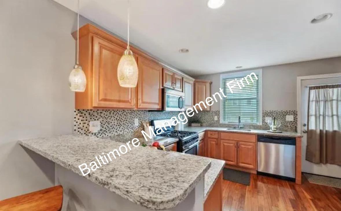 626 S Macon St - Photo 7 of 20