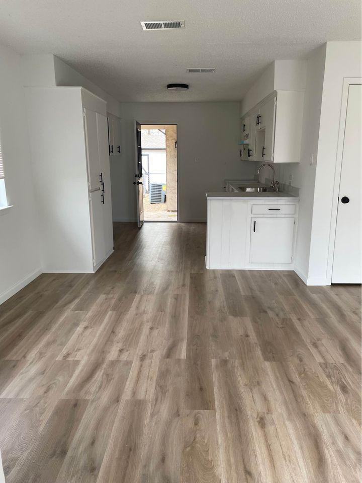 2463 Fort Worth St - Photo 4 of 17