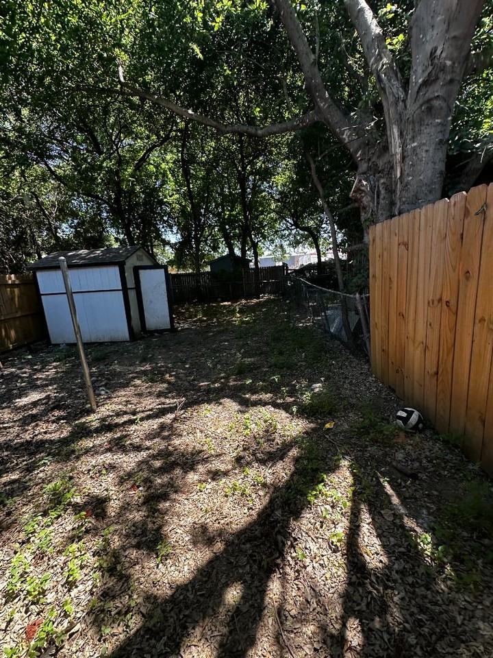 2463 Fort Worth St - Photo 7 of 17