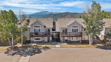 featured image of 565 Redcliff Cir