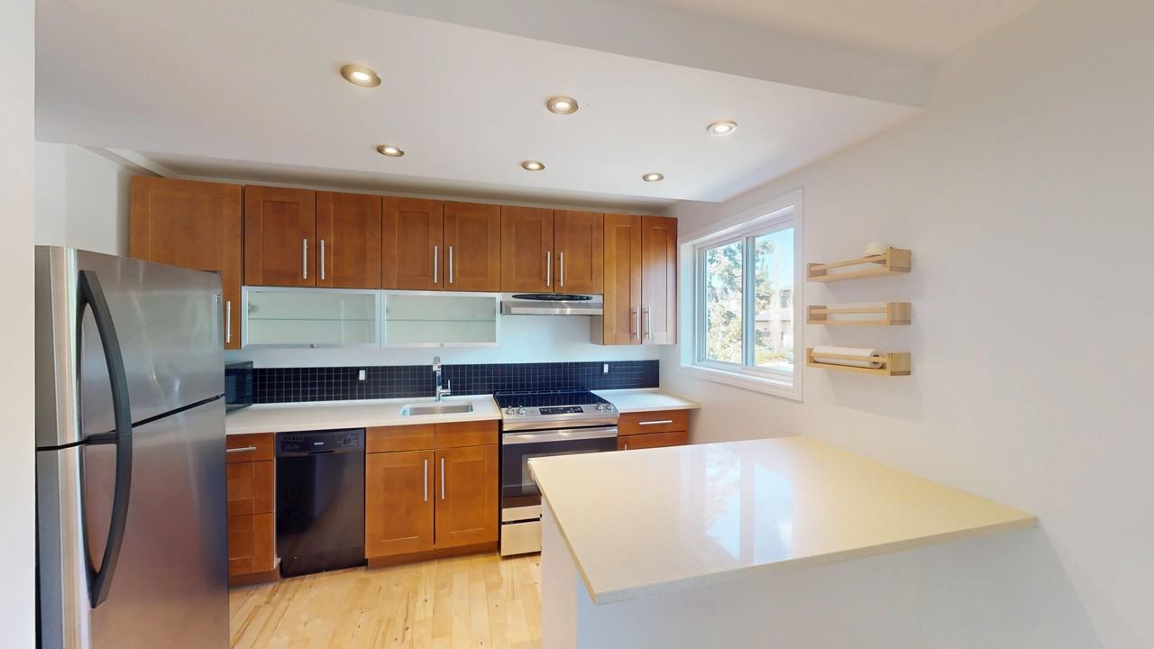 7- 1717 Westmount Rd Nw - Photo 2 of 10