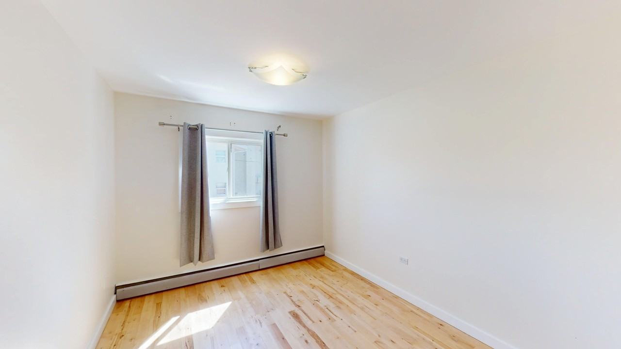 7- 1717 Westmount Rd Nw - Photo 5 of 10