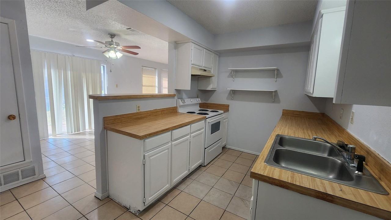123 Prairie View Dr #123 - Photo 4 of 21