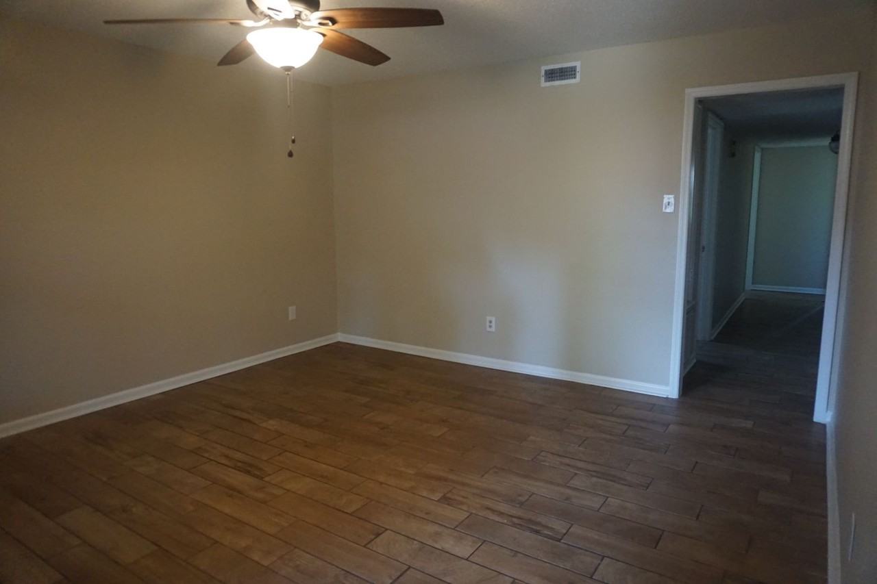 8 Patty Ln - Photo 3 of 23