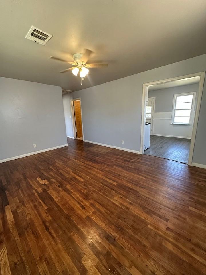 908 S Bivins St - Photo 3 of 13
