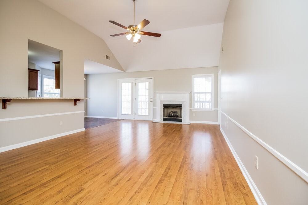 142 Homestead Pl - Photo 3 of 15