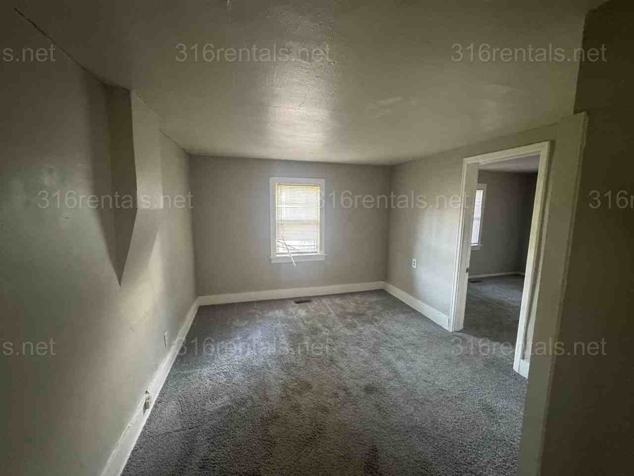 421 Old Main St - Photo 5 of 7