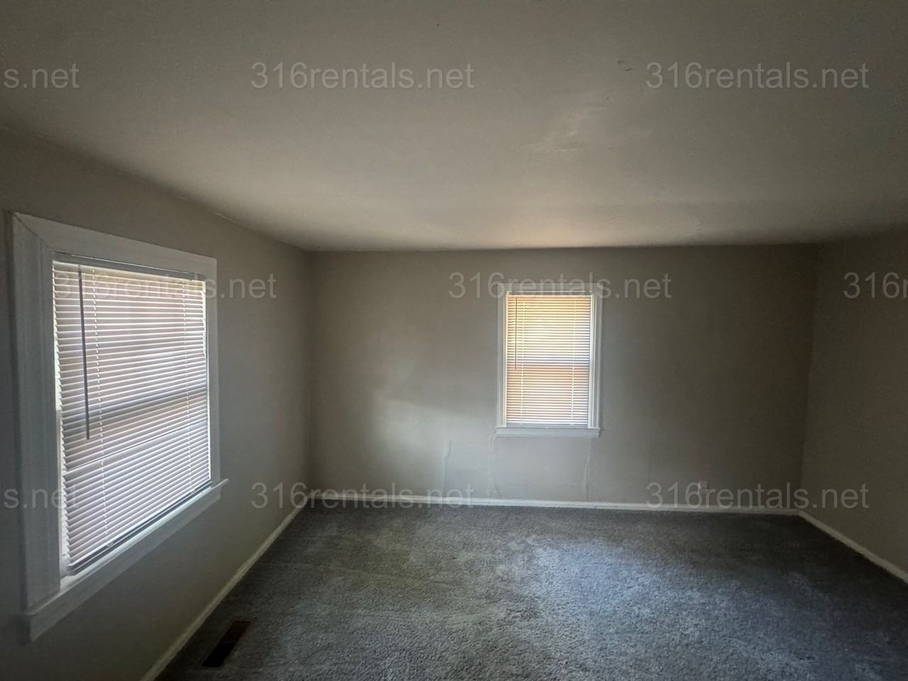 421 Old Main St - Photo 6 of 7