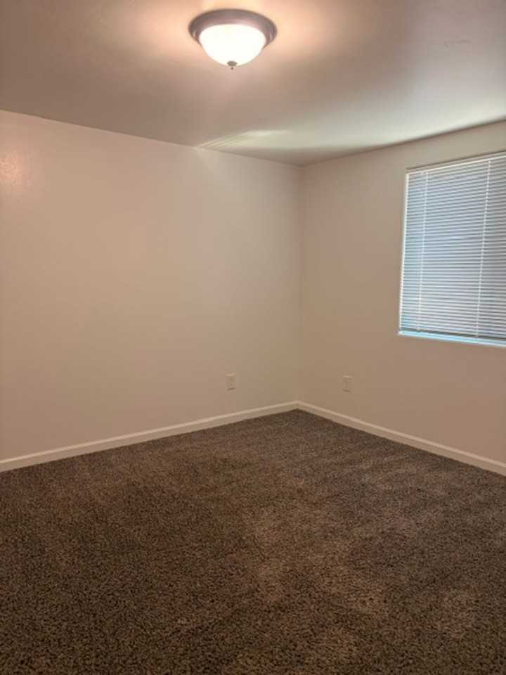 219 Lincoln St #B - Photo 5 of 10