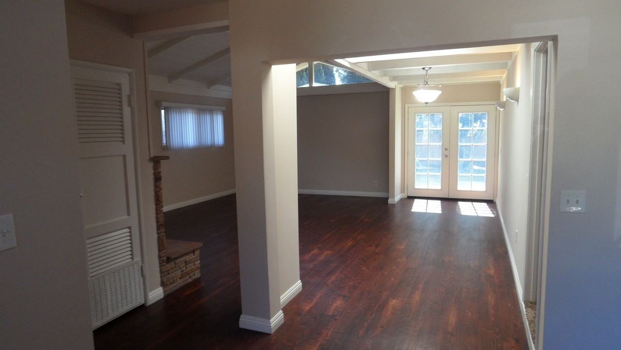 344 N Shattuck Pl - Photo 5 of 25