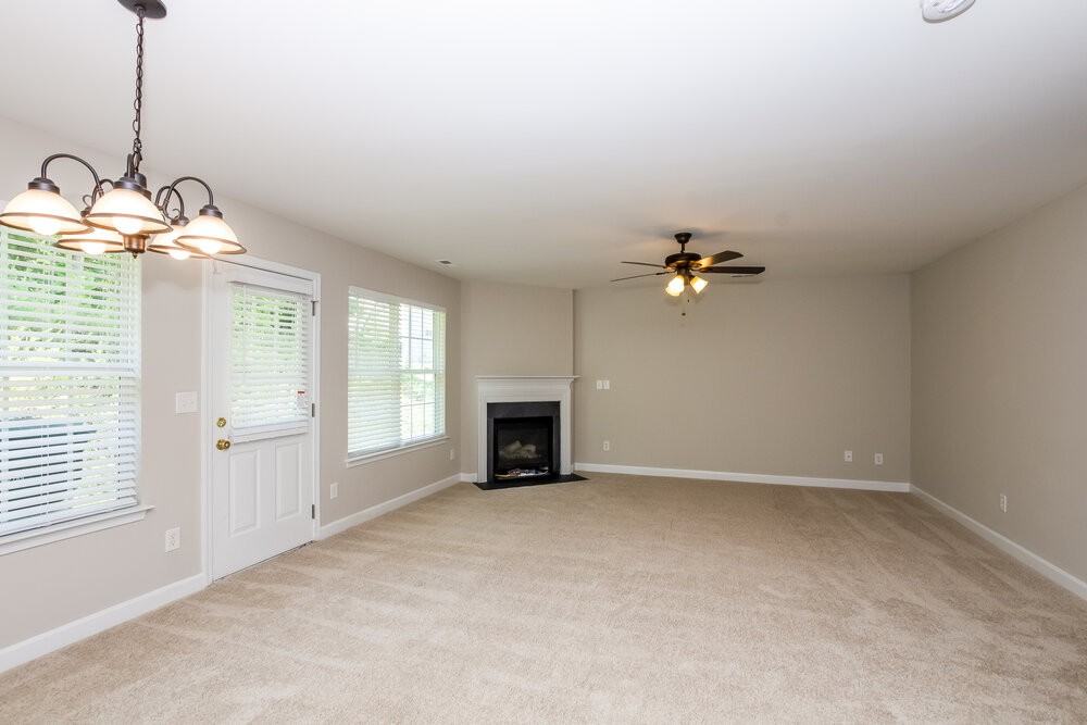 958 Ramsgate Dr Sw - Photo 4 of 17