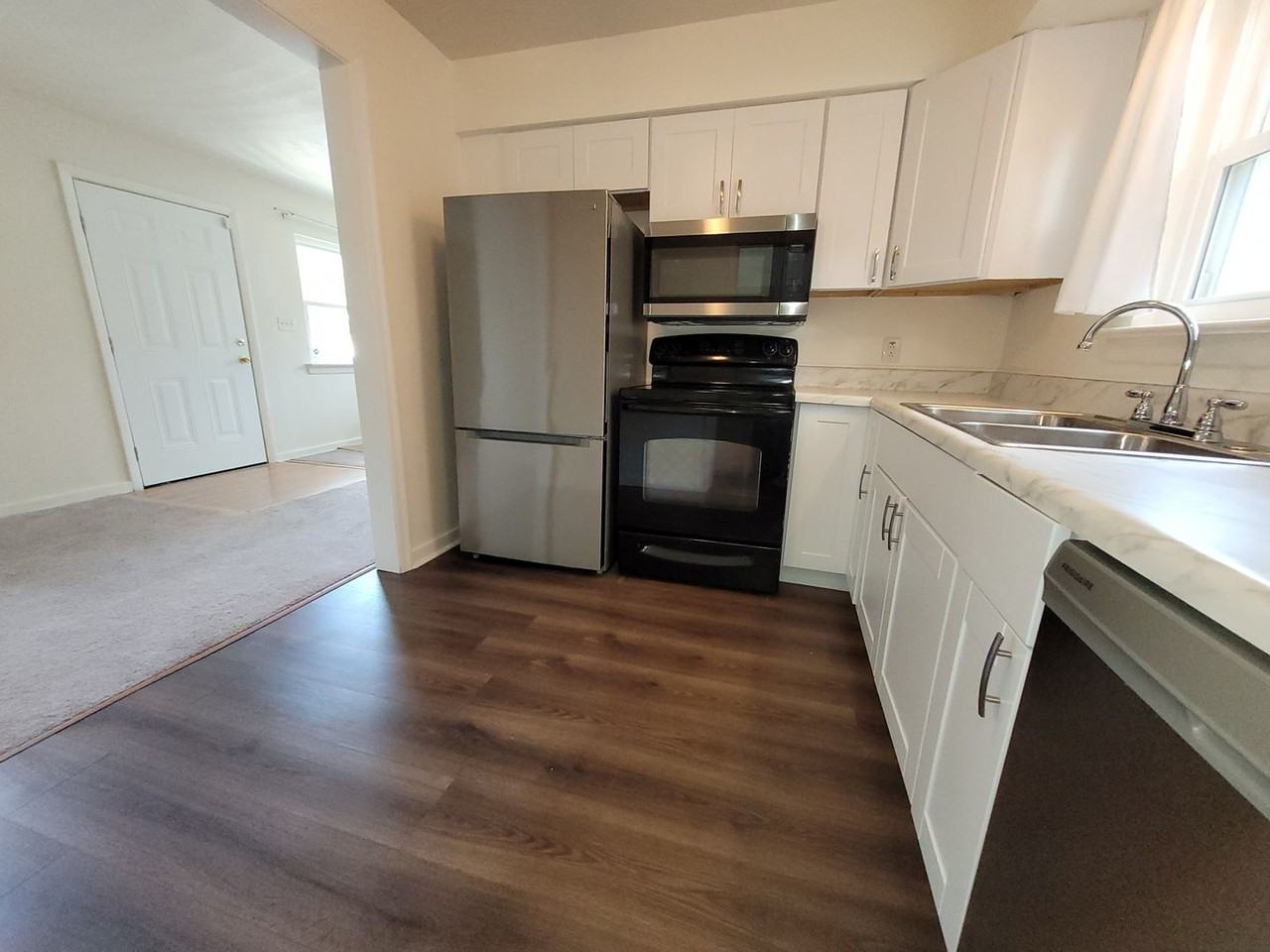 1012 Oaklawn Ave - Photo 6 of 17