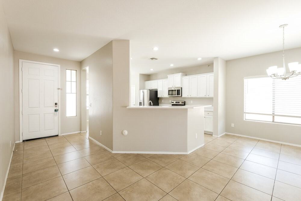 105 N 108th Dr - Photo 4 of 16