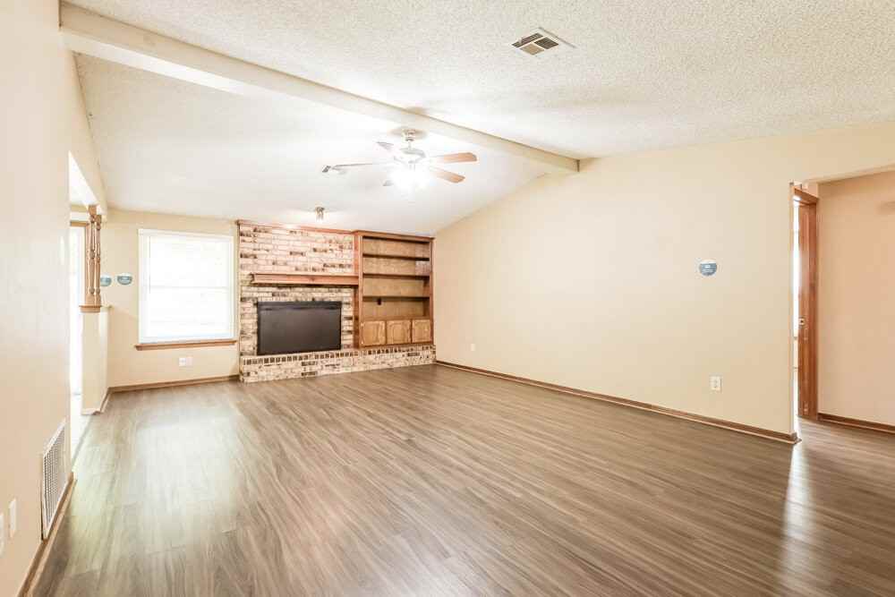 1513 Ne 3rd St - Photo 5 of 16