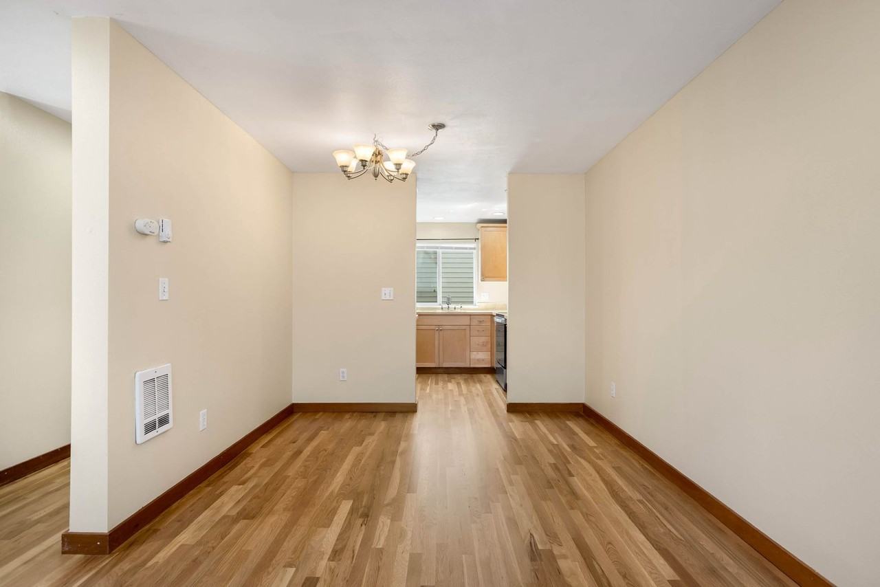 9237 Ashworth Ave N - Photo 7 of 20