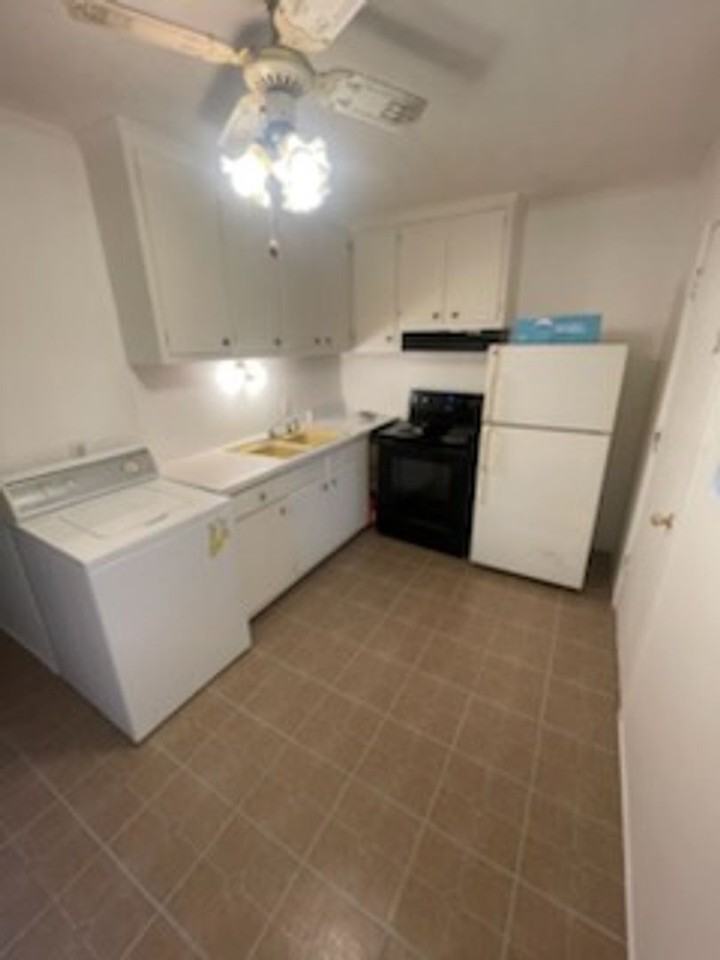504 Lake Dr - Photo 2 of 11