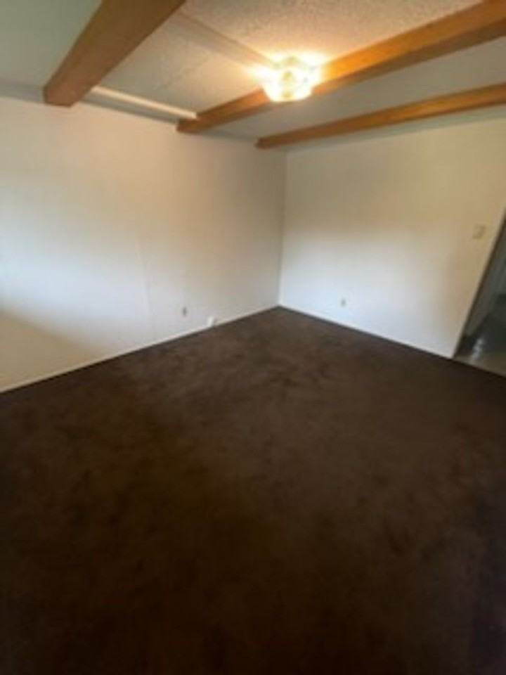 504 Lake Dr - Photo 3 of 11