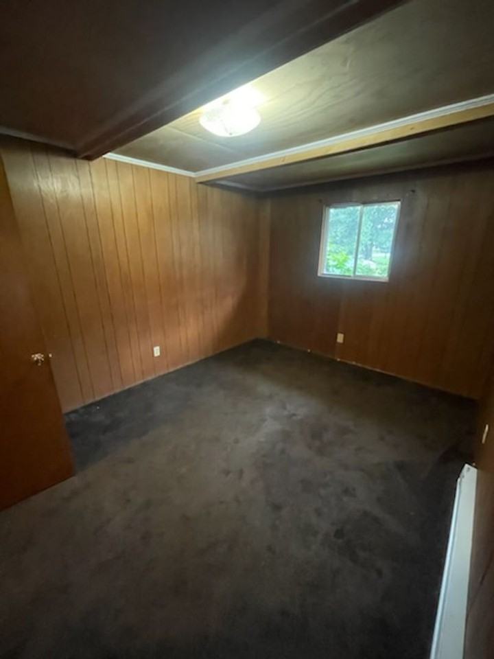 504 Lake Dr - Photo 7 of 11
