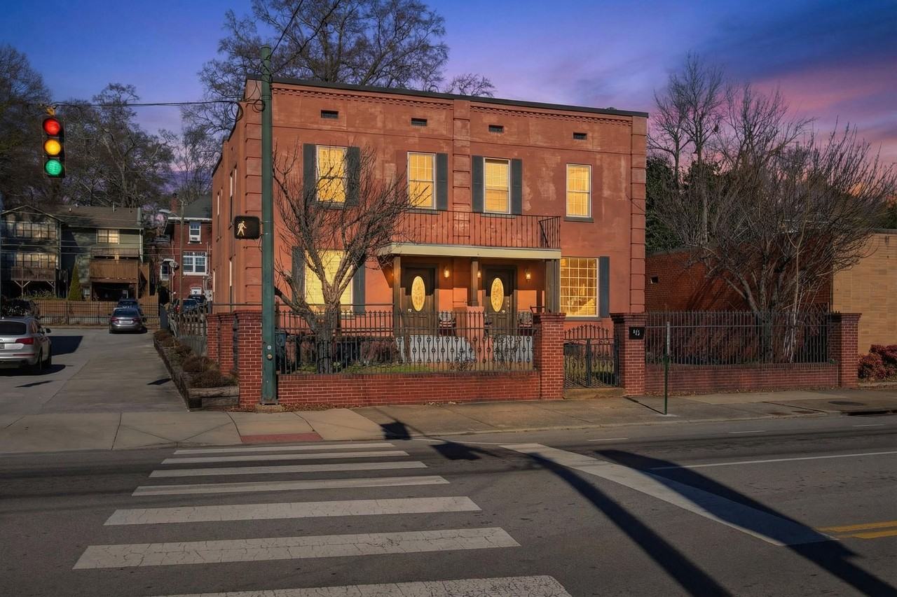 Shared Student Housing close to UTC Campus - Photo 2 of 39
