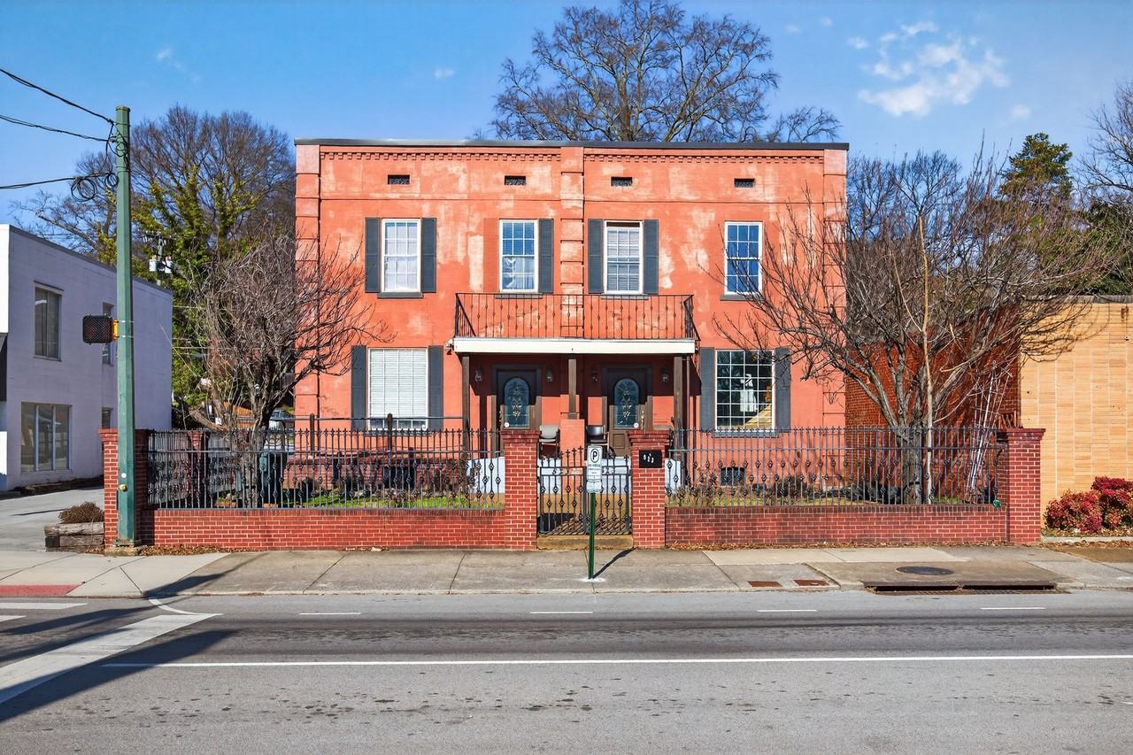 Shared Student Housing close to UTC Campus - Photo 4 of 39