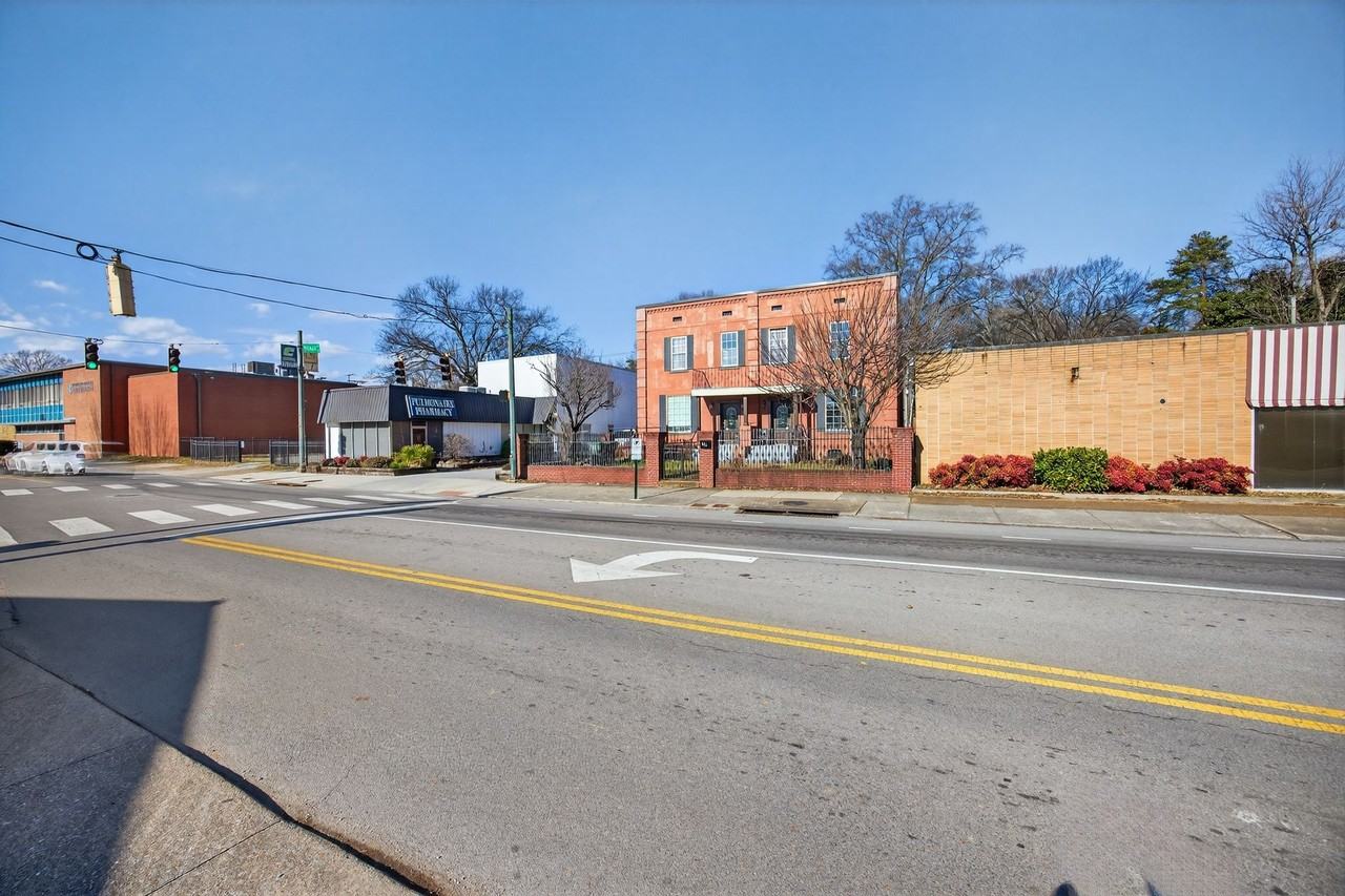 Shared Student Housing close to UTC Campus - Photo 7 of 39