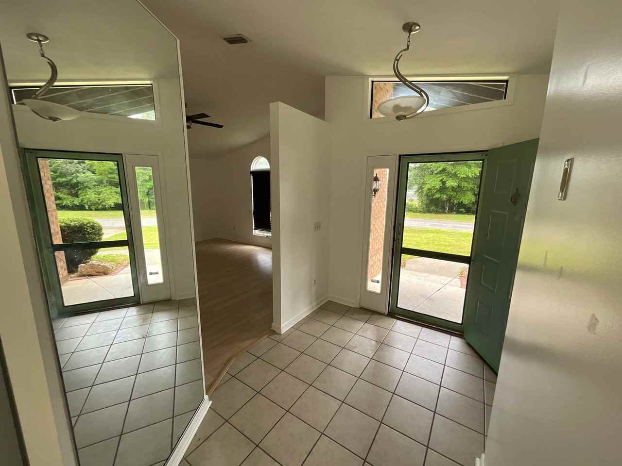 4050 Linwood Dr - Photo 2 of 18